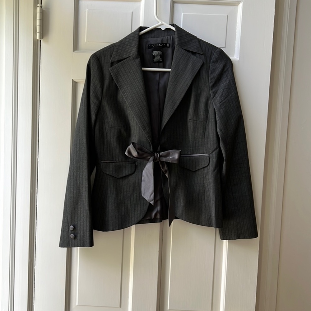 Laundry by Shelli Segal gray and blue pinstripe blazer with Beaufront tie